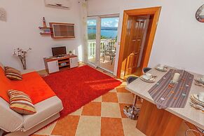 Adorable Apartment With Pool, Hot Tub & Terrace With Sea View