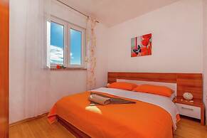 Adorable Apartment With Pool, Hot Tub & Terrace With Sea View