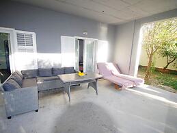 Spacious and Modern Apartment on the Beach in Klek