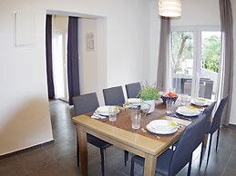 Spacious and Modern Apartment on the Beach in Klek