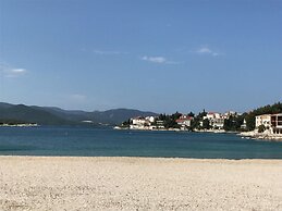 Spacious and Modern Apartment on the Beach in Klek