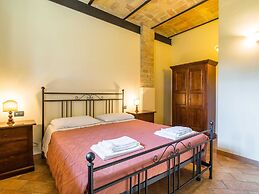 Secluded Mansion in Perugia with Hot Tub