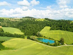Secluded Mansion in Perugia with Hot Tub