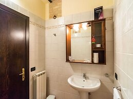 Secluded Mansion in Perugia with Hot Tub