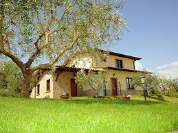 Secluded Mansion in Perugia with Hot Tub