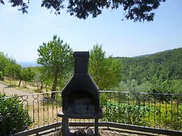 Rustic Getaway in Tuscan Hills