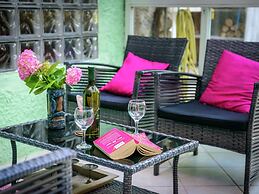 Lovely Mediterranean Home near Beach with Private Open & Covered Terra