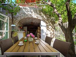 Lovely Mediterranean Home near Beach with Private Open & Covered Terra