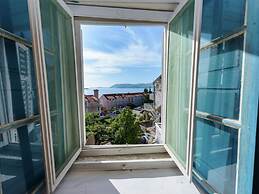 Lovely Mediterranean Home near Beach with Private Open & Covered Terra