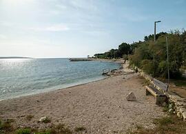 Home With a Private Terrace in a Quiet Area, Near the Sea