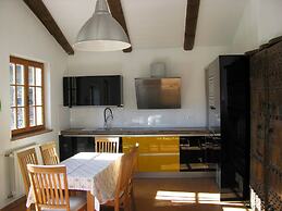 Belvilla by OYO House With Large Terrace and Pool