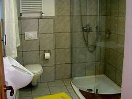 Belvilla by OYO House With Large Terrace and Pool