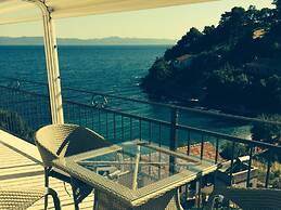 Charming Apartment With Terrace and Beautiful sea View. Near the Beach