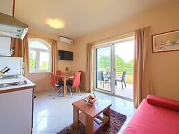 Alluring Apartment in Vantacici Amid the Sea