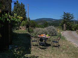 Apartment in a Rustic House in the Tuscan Hills Near the Sea
