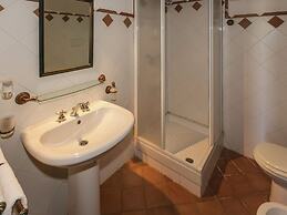 Apartment in a Rustic House in the Tuscan Hills Near the Sea