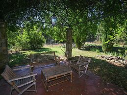 Apartment in a Rustic House in the Tuscan Hills Near the Sea