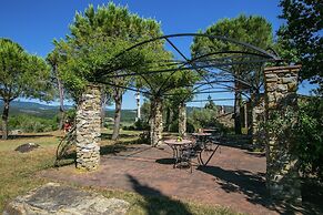 Apartment in a Rustic House in the Tuscan Hills Near the Sea
