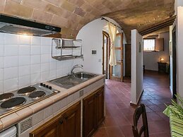 Apartment in a Rustic House in the Tuscan Hills Near the Sea