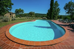 Apartment in a Rustic House in the Tuscan Hills Near the Sea