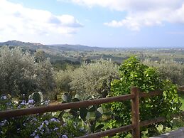 Belvilla by OYO Peaceful Holiday Home With Garden