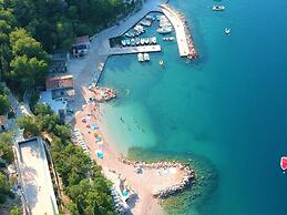 Apartment in Dramalj With Swimming Pool