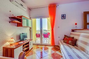 Serene Apartment in Dramalj with Hot Tub