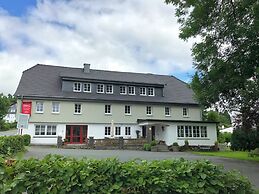 Winterberg Gruppenhaus mit Sauna - Ideal fur Familien & Freunde