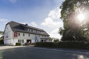 Winterberg Gruppenhaus mit Sauna - Ideal fur Familien & Freunde