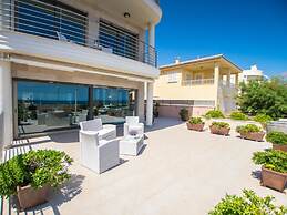 Belvilla by OYO Bohemi