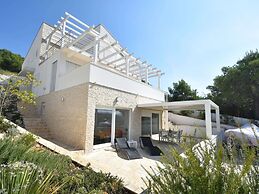 Comfortable Two-bedroom Apartment