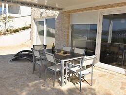 Comfortable Two-bedroom Apartment