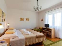 Cosy Apartment in Malinska With Barbecue