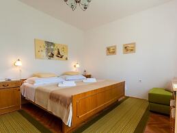 Cosy Apartment in Malinska With Barbecue