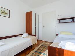 Cosy Apartment in Malinska With Barbecue