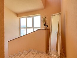 Grand Getaway for Family & Friends