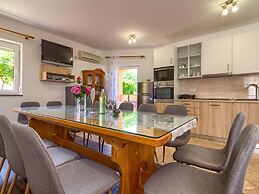 Grand Getaway for Family & Friends