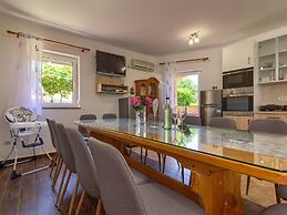 Grand Getaway for Family & Friends