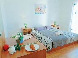 Adorable Apartment With Pool & Terrace With Sea View