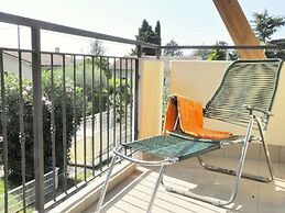 Elegant Holiday Home in Lazise with Swimming Pool near Lake