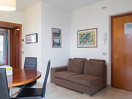 Elegant Holiday Home in Lazise with Swimming Pool near Lake