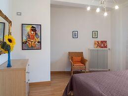 Elegant Holiday Home in Lazise with Swimming Pool near Lake