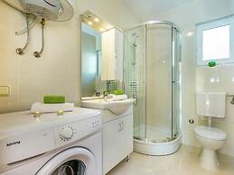 Contemporary Holiday Home in Dramalj