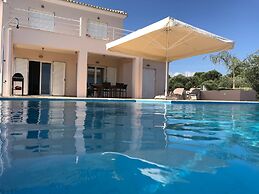 Luxurious Villa in Kamaria Peloponnese