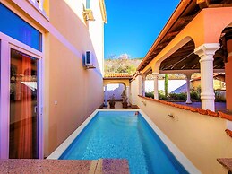 Alluring Apartment in Dramalj with Hot Tub