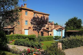 Villa in Cortona With Pool & Garden