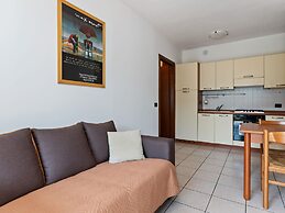 Vibrant Holiday Home in Lazise with Swimming Pool near 2 Lakes