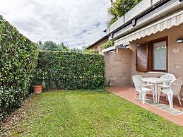 Vibrant Holiday Home in Lazise with Swimming Pool near 2 Lakes