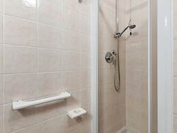 Vibrant Holiday Home in Lazise with Swimming Pool near 2 Lakes