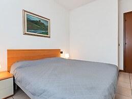 Vibrant Holiday Home in Lazise with Swimming Pool near 2 Lakes